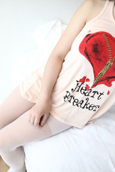 b体育在线|最强大脑选手“魔方怪兽”现身学校附近 现场炫技引学生惊叹(图1) b体育娱乐